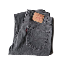 Load image into Gallery viewer, 1990's "LEVIS" 505 BLACK DENIM PANTS (W32)