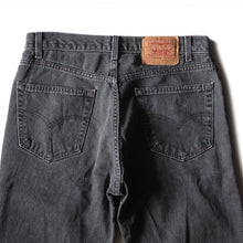 Load image into Gallery viewer, 1990's "LEVIS" 505 BLACK DENIM PANTS (W32)