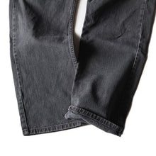 Load image into Gallery viewer, 1990's "LEVIS" 505 BLACK DENIM PANTS (W32)
