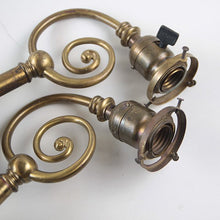 画像をギャラリービューアに読み込む, ANTIQUE &quot;CURLY-Q&quot;  BRASS WALL LAMP
