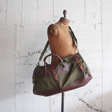 画像をギャラリービューアに読み込む, VINTAGE "GOKEYS" CANVAS & LEATER BOSTON BAG