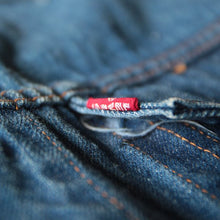 Load image into Gallery viewer, "LEVI'S" 70505 BIG E DENIM JACKET (SIZE 40)