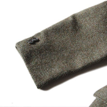 Load image into Gallery viewer, 1960's "COBLEIGH'S" THREE BUTTON TWEED JACKET (39 SHORT MEDIUM)