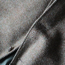Load image into Gallery viewer, 1960's "COBLEIGH'S" THREE BUTTON TWEED JACKET (39 SHORT MEDIUM)