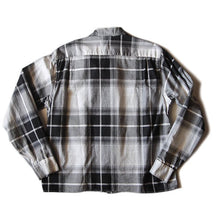 Load image into Gallery viewer, 1960's "JAYSON" COTTON BOX SHIRT WITH BOW TIE (MEDIUM) MINT CONDITION