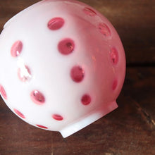 画像をギャラリービューアに読み込む, ANTIQUE FENTON CRANBERRY OPALESCENT DOT BALL SHADE