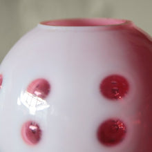 画像をギャラリービューアに読み込む, ANTIQUE FENTON CRANBERRY OPALESCENT DOT BALL SHADE
