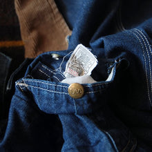 Load image into Gallery viewer, VINTAGE "LEE" 81-LJ DENIM CHORE JACKET (LARGE)
