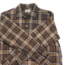 Load image into Gallery viewer, 1960's "LION OF TROY" COTTON BOX SHIRT (MEDIUM) MINT CONDITION