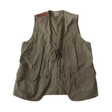 Load image into Gallery viewer, 1950's ~ "HINSON" HUNTING VEST WITH HALF MOON (MEDIUM)