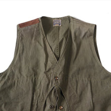 Load image into Gallery viewer, 1950's ~ "HINSON" HUNTING VEST WITH HALF MOON (MEDIUM)
