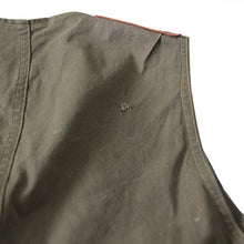Load image into Gallery viewer, 1950's ~ "HINSON" HUNTING VEST WITH HALF MOON (MEDIUM)
