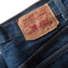 Load image into Gallery viewer, OLD "LEVI'S" 501 BLUE DENIM PANTS (W30) MINT CONDITION