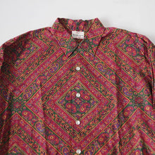 Load image into Gallery viewer, 1960's "HATHAWAY" BUXWELL PRINTS COTTON BOX SHIRT (LARGE)