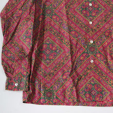 Load image into Gallery viewer, 1960's "HATHAWAY" BUXWELL PRINTS COTTON BOX SHIRT (LARGE)