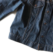 Load image into Gallery viewer, 1970's "LEVI'S" 70505 DENIM JACKET (SIZE 46) MINT CONDITION