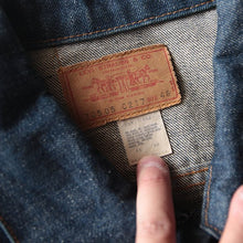 Load image into Gallery viewer, 1970's "LEVI'S" 70505 DENIM JACKET (SIZE 46) MINT CONDITION