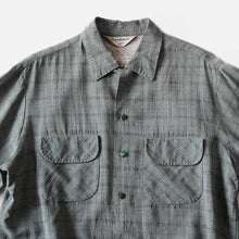 Load image into Gallery viewer, 1950's "SPORTSMAN" RAYON BOX SHIRT (MEDIUM) MINT CONDITION