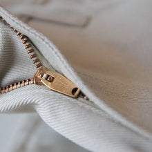 Load image into Gallery viewer, NOS 1960's "OLD KENTUCKY" SLIM TAPARED TWILL PANTS (W29) NATURAL