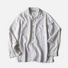 Load image into Gallery viewer, 1950's "McGREGOR" RAYON BOX SHIRT (X-LARGE)