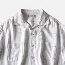 Load image into Gallery viewer, 1950's "McGREGOR" RAYON BOX SHIRT (X-LARGE)