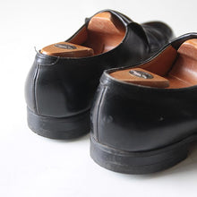Load image into Gallery viewer, OLD "THE FLORSHEIM" VENETIAN LEATHER SHOES (9 1/2 D)