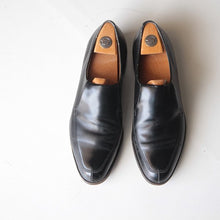Load image into Gallery viewer, OLD "THE FLORSHEIM" VENETIAN LEATHER SHOES (9 1/2 D)