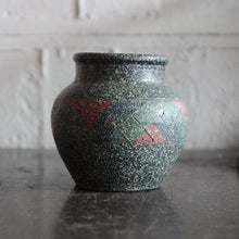 Load image into Gallery viewer, VINTAGE FLOWER BASE