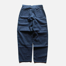 Load image into Gallery viewer, 1940's "USNAVY" DENIM TROUSER WITH BACK STENCIL (W34.5) MINT CONDITION