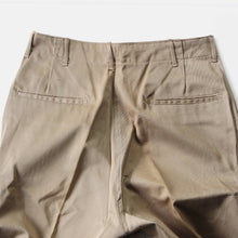 Load image into Gallery viewer, NOS 1940's "USARMY" DOUBLE STITCH CHINO TROUSER (W32)