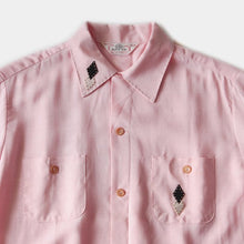 Load image into Gallery viewer, NOS 1950's ~ "BRENT" S / S RAYON BOX SHIRT (15 HALF)