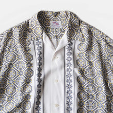 Load image into Gallery viewer, 1950's "KAHANAMOKU" RAYON BOX S / S SHIRT MADE MY CISCO (LARGE)