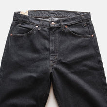 Load image into Gallery viewer, NOS 1980's "LEVI'S" 505 BLACK DENIM PANTS (W34) USMADE