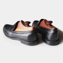Load image into Gallery viewer, OLD "ALLEN EDMONDS" VANP LEATHER SHOES (9 HALF D)