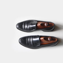 Load image into Gallery viewer, OLD "ALLEN EDMONDS" VANP LEATHER SHOES (9 HALF D)