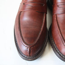 Load image into Gallery viewer, "ALLEN EDMONDS" COIN LOAFERS MADE IN USA (9) MINT CONDITION