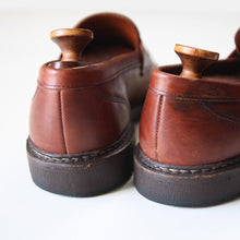 Load image into Gallery viewer, "ALLEN EDMONDS" COIN LOAFERS MADE IN USA (9) MINT CONDITION