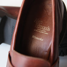 Load image into Gallery viewer, "ALLEN EDMONDS" COIN LOAFERS MADE IN USA (9) MINT CONDITION
