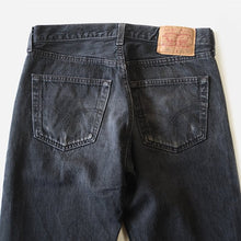 Load image into Gallery viewer, 1990's "LEVI'S" 501 BLACK DENIM PANTS (W31) MADE IN USA