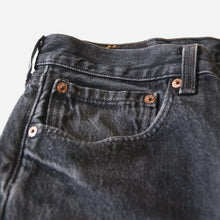 Load image into Gallery viewer, 1990's "LEVI'S" 501 BLACK DENIM PANTS (W31) MADE IN USA