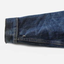 Load image into Gallery viewer, AUTHENTIC "LEVI'S" 70505 DENIM JACKET (LARGE)