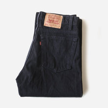 Load image into Gallery viewer, 1990's "LEVI'S" 550 TAPARED BLACK DENIM PANTS (W33) MADE IN USA