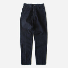 Load image into Gallery viewer, 1990's "LEVI'S" 550 TAPARED BLACK DENIM PANTS (W33) MADE IN USA