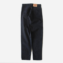 Load image into Gallery viewer, 1990's "LEVI'S" 550 TAPARED BLACK DENIM PANTS (W33) MADE IN USA