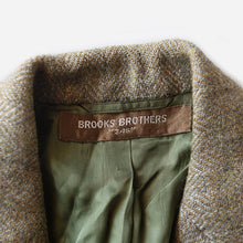 Load image into Gallery viewer, 1960's "BROOKS BROTHERS" THREE BUTTON WOOL JACKET (SMALL SHORT)