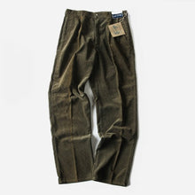 Load image into Gallery viewer, NOS "POLO COUNTRY" CORDUROY SLACKS (W36)