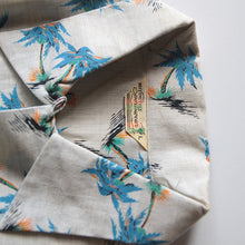 Load image into Gallery viewer, N.O.S 1960's "RANDOMWEAR" COTTON BOX SHIRTS (LARGE)