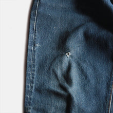 Load image into Gallery viewer, VINTAGE "LEVI'S" BIG E DENIM PANTS LOT 501 (W31 L27.5)
