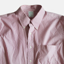 Load image into Gallery viewer, OLD "BROOKS BROTHERS" COTTON B.D SHIRT (MEDIUM)