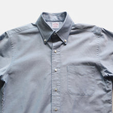 Load image into Gallery viewer, "BROOKS BROTHERS" OXFORD B.D SHIRT (MEDIUM) MINT CONDITION